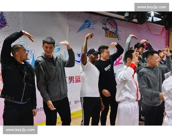 掌握胯下运球技巧提升控球能力助你成为篮球场上的灵动大师